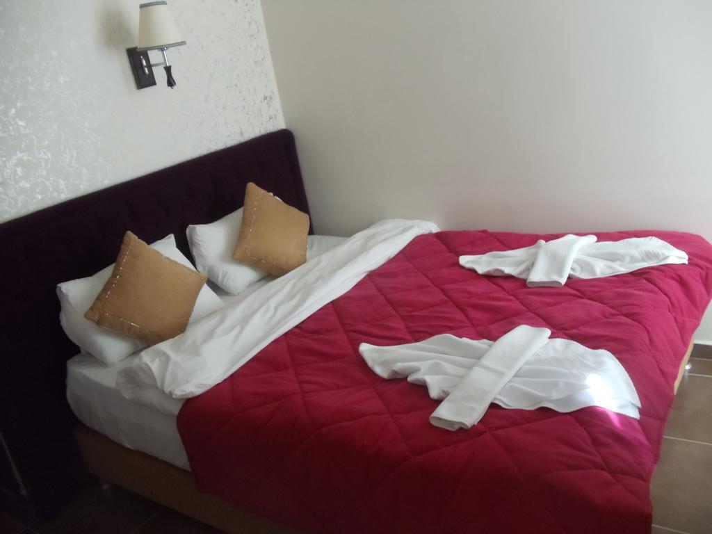Ares Hotel Istanboel Buitenkant foto