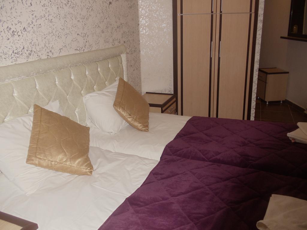 Ares Hotel Istanboel Buitenkant foto