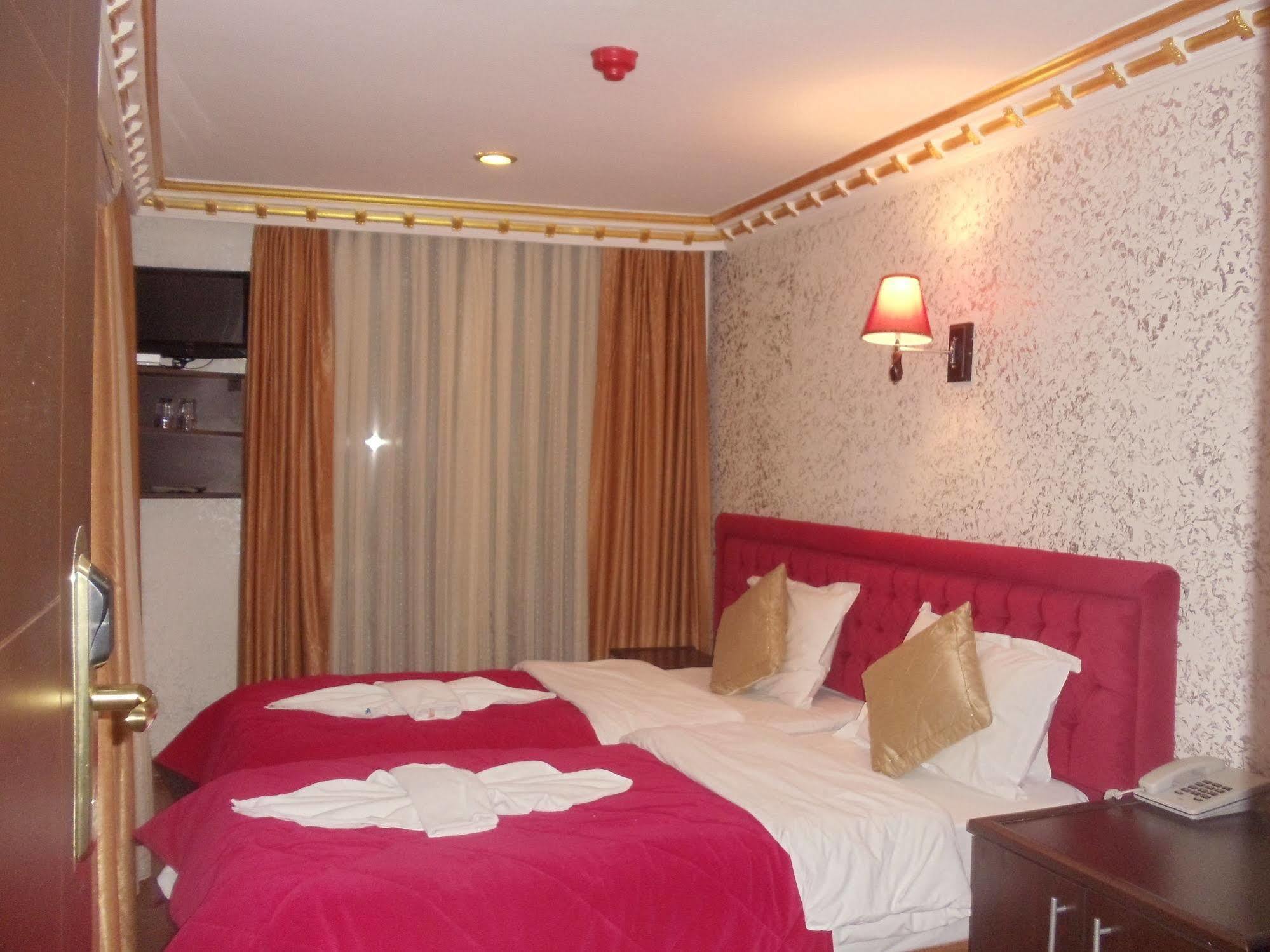 Ares Hotel Istanboel Buitenkant foto