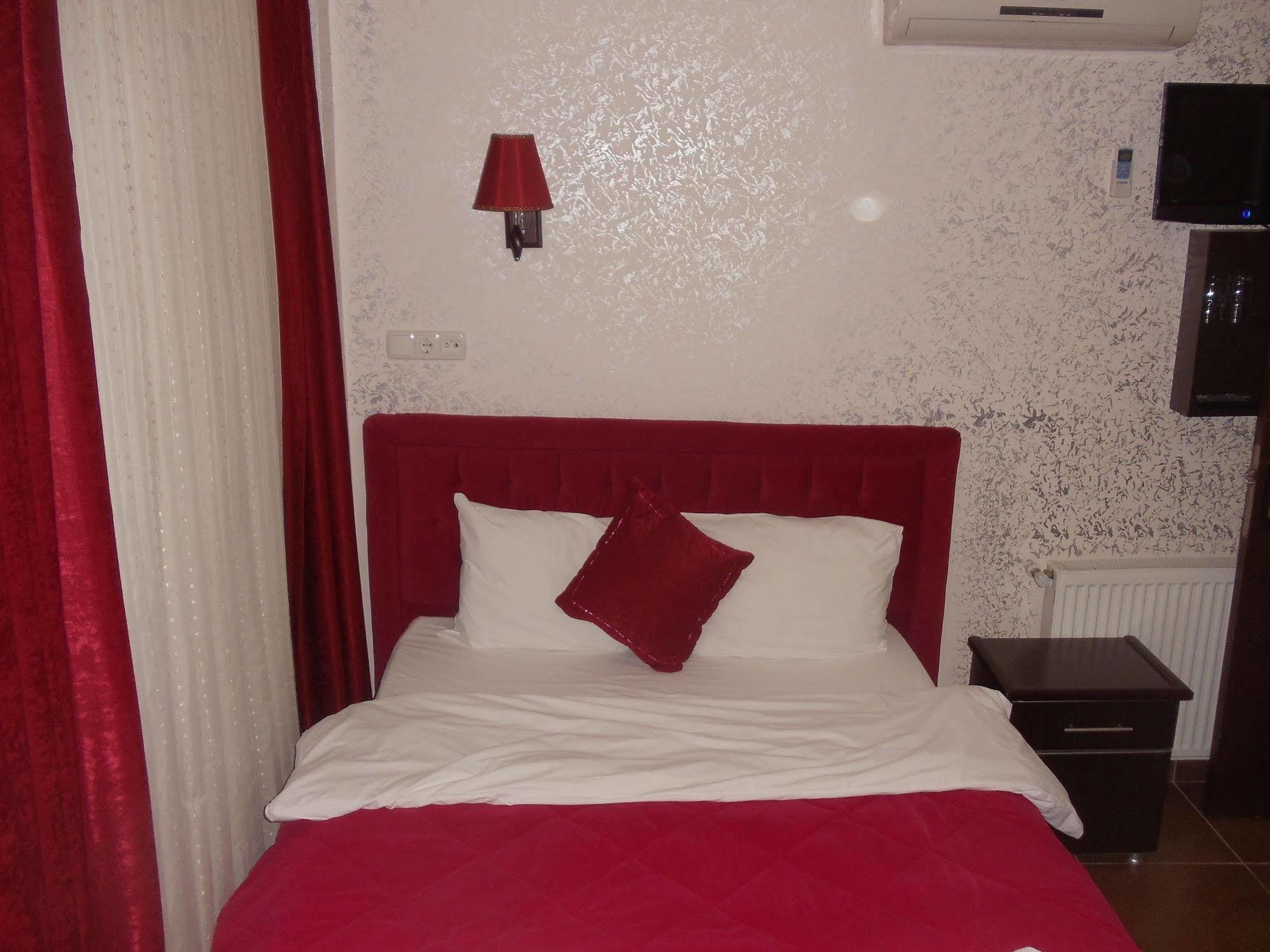 Ares Hotel Istanboel Buitenkant foto
