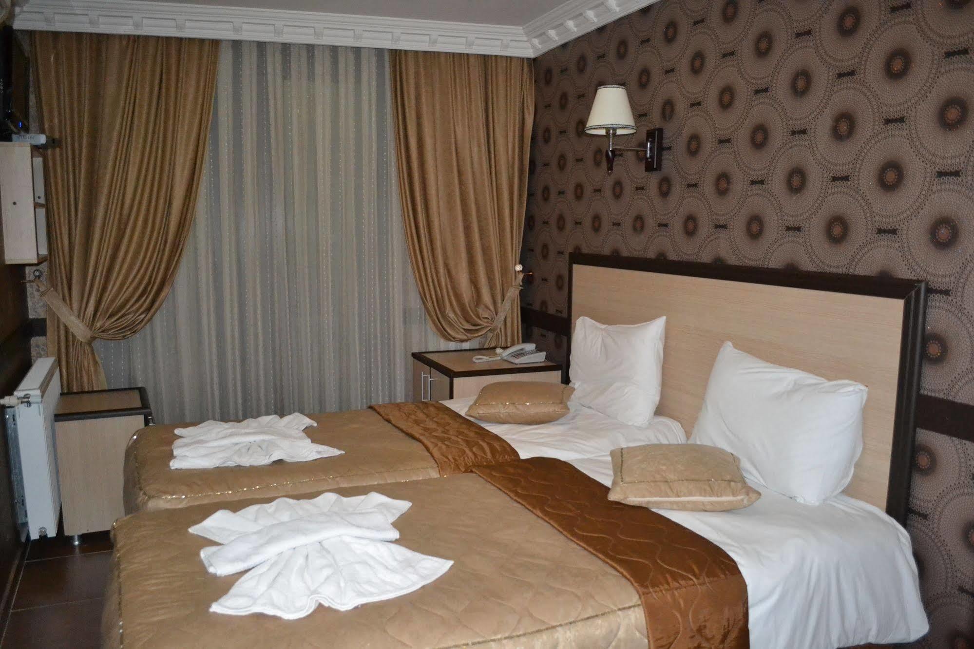 Ares Hotel Istanboel Buitenkant foto