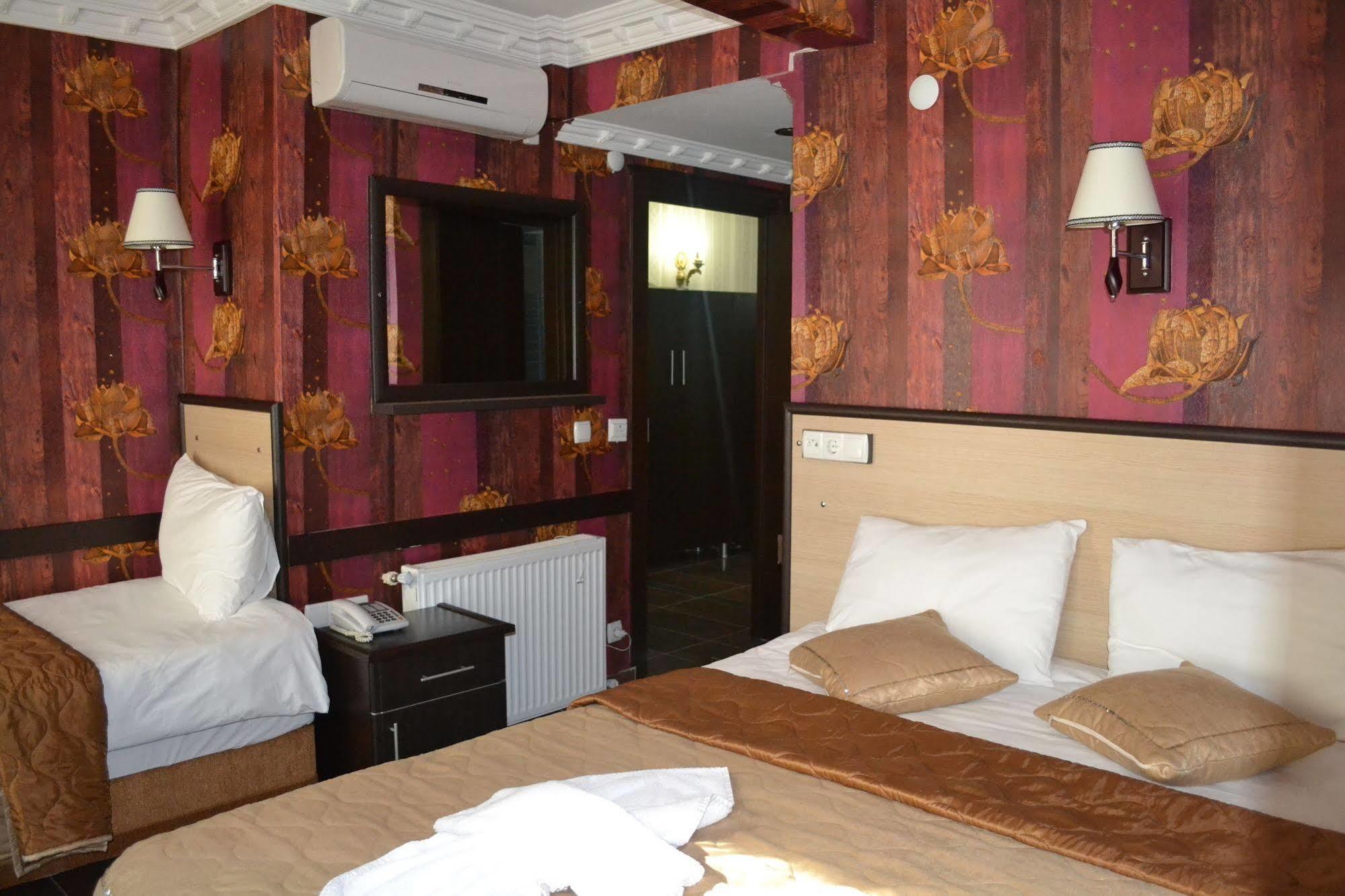 Ares Hotel Istanboel Buitenkant foto